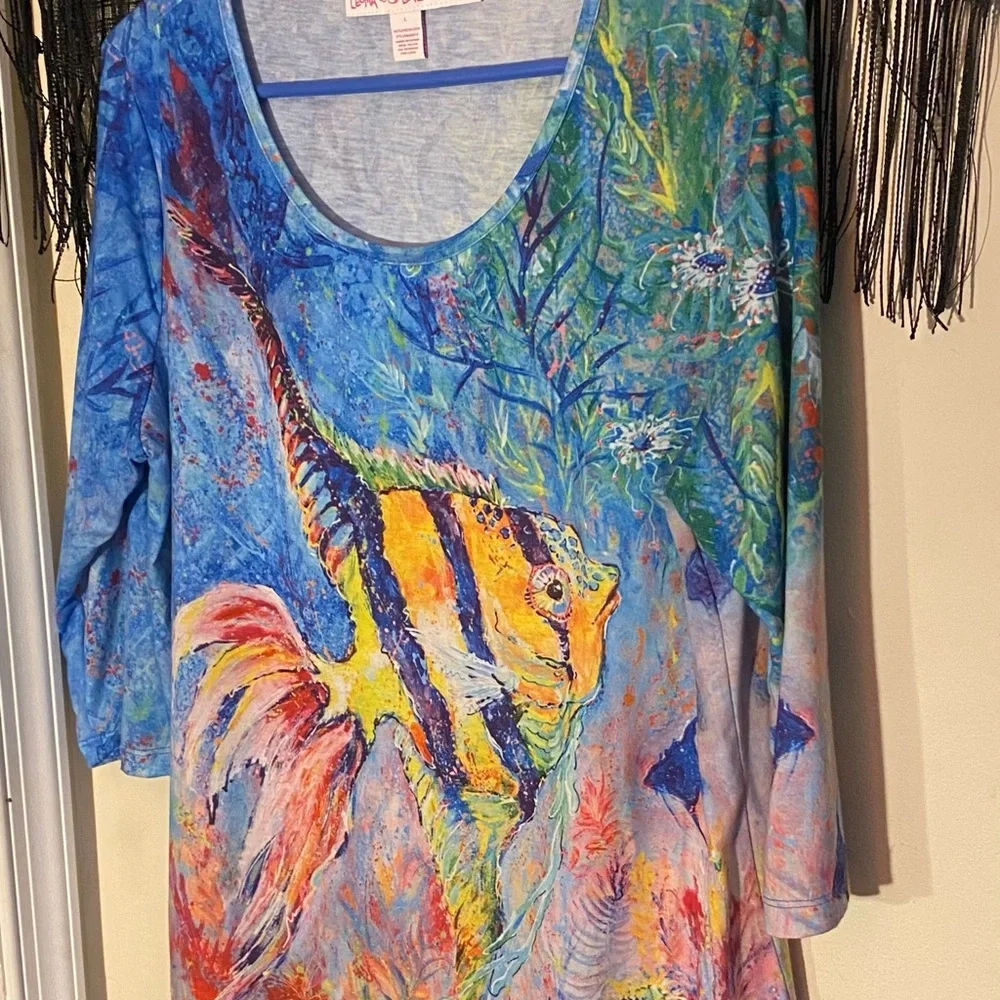 Colorful Fish Print 3/4 Sleeve Top - Picture 2 of 9